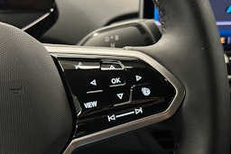 sininen Volkswagen ID.5 2025 kuva 19.