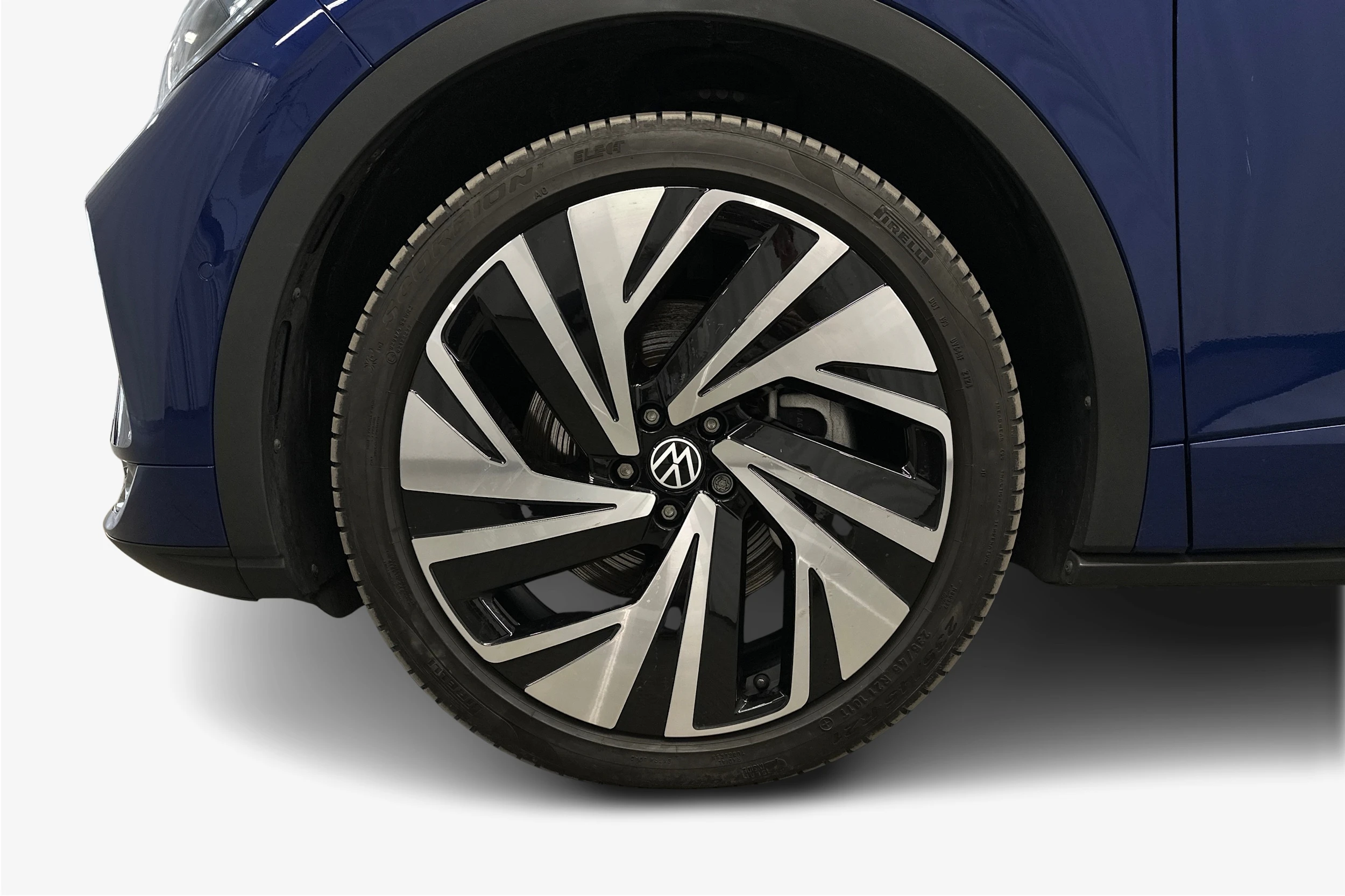 sininen Volkswagen ID.5 2025 kuva 12.