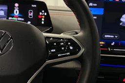 sininen Volkswagen ID.5 2025 kuva 16.