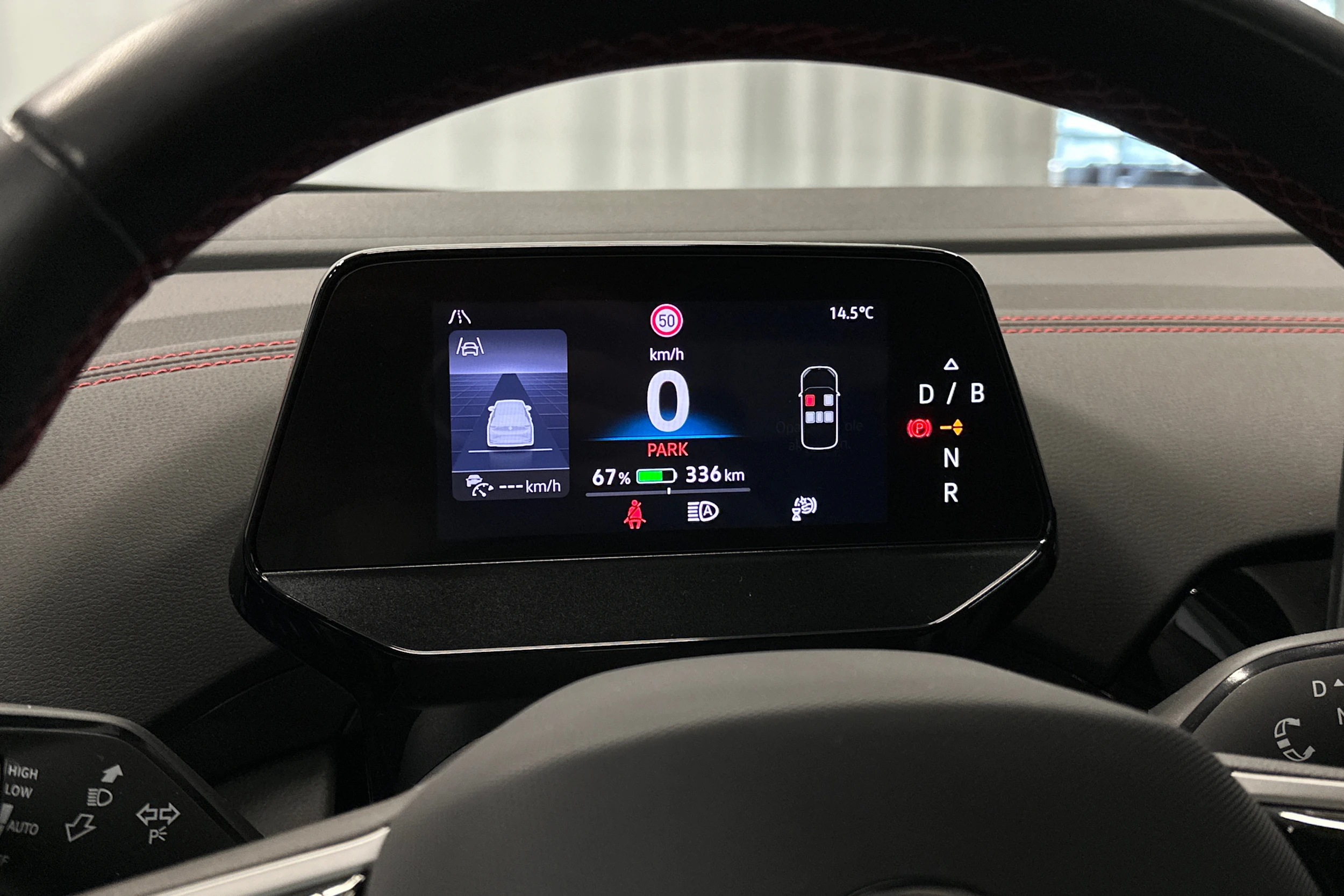 sininen Volkswagen ID.5 2025 kuva 17.