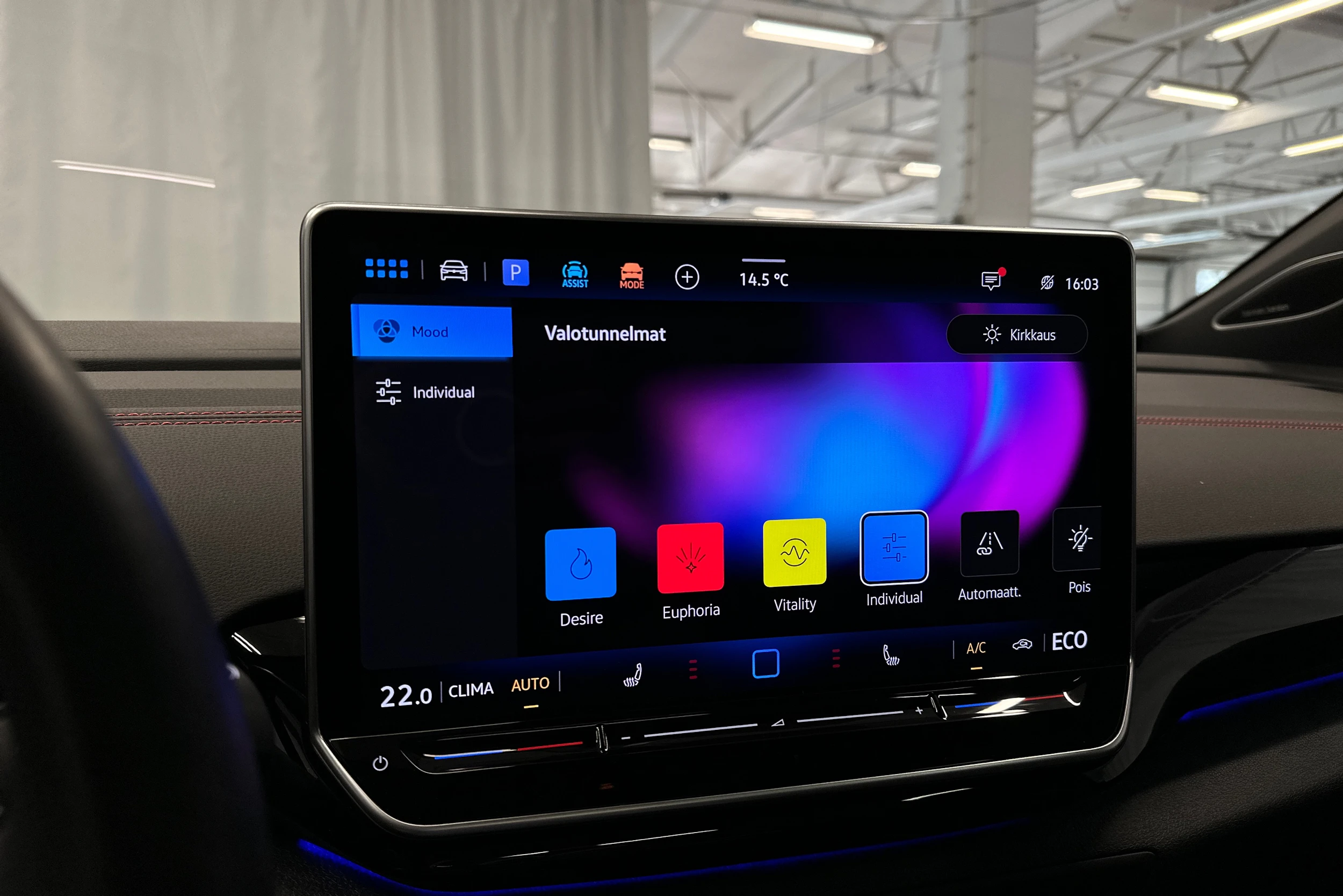 sininen Volkswagen ID.5 2025 kuva 24.