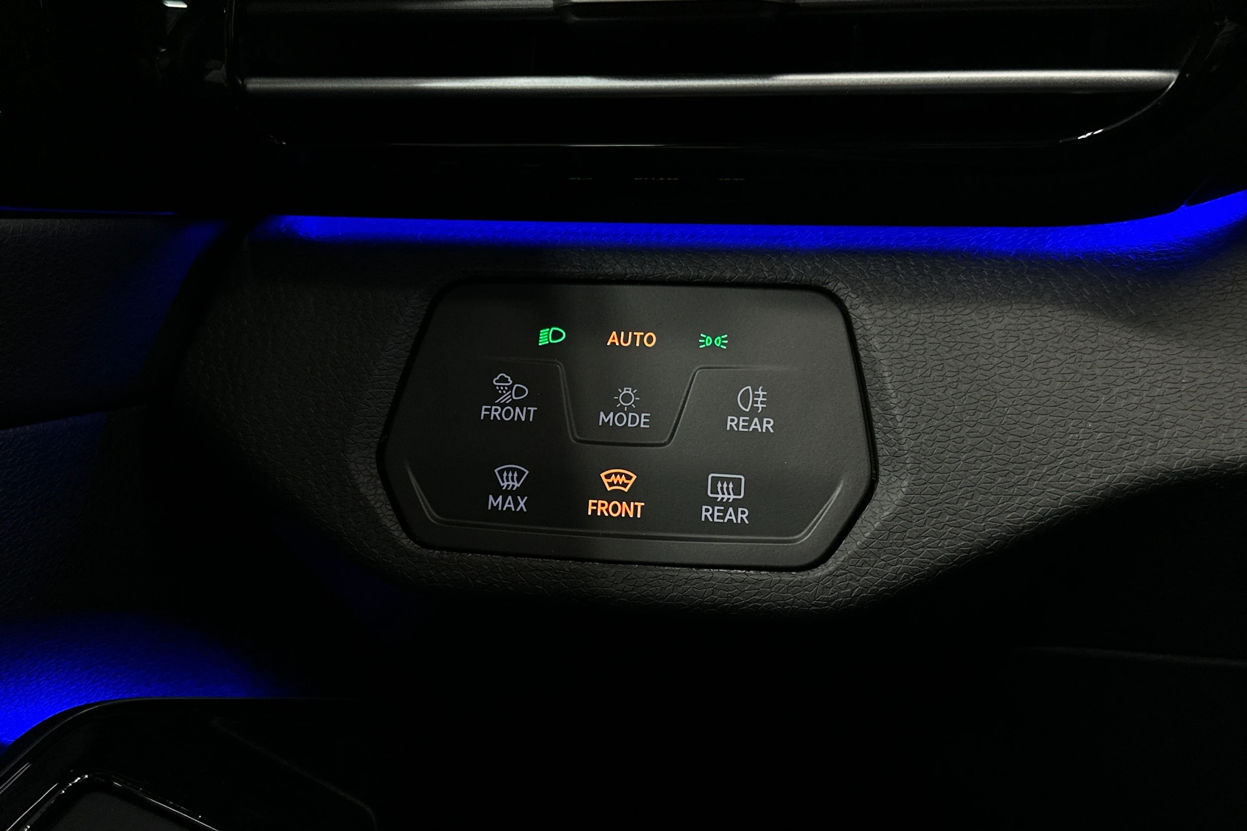 sininen Volkswagen ID.5 2025 kuva 26.