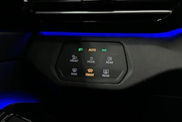 sininen Volkswagen ID.5 2025 kuva 26.