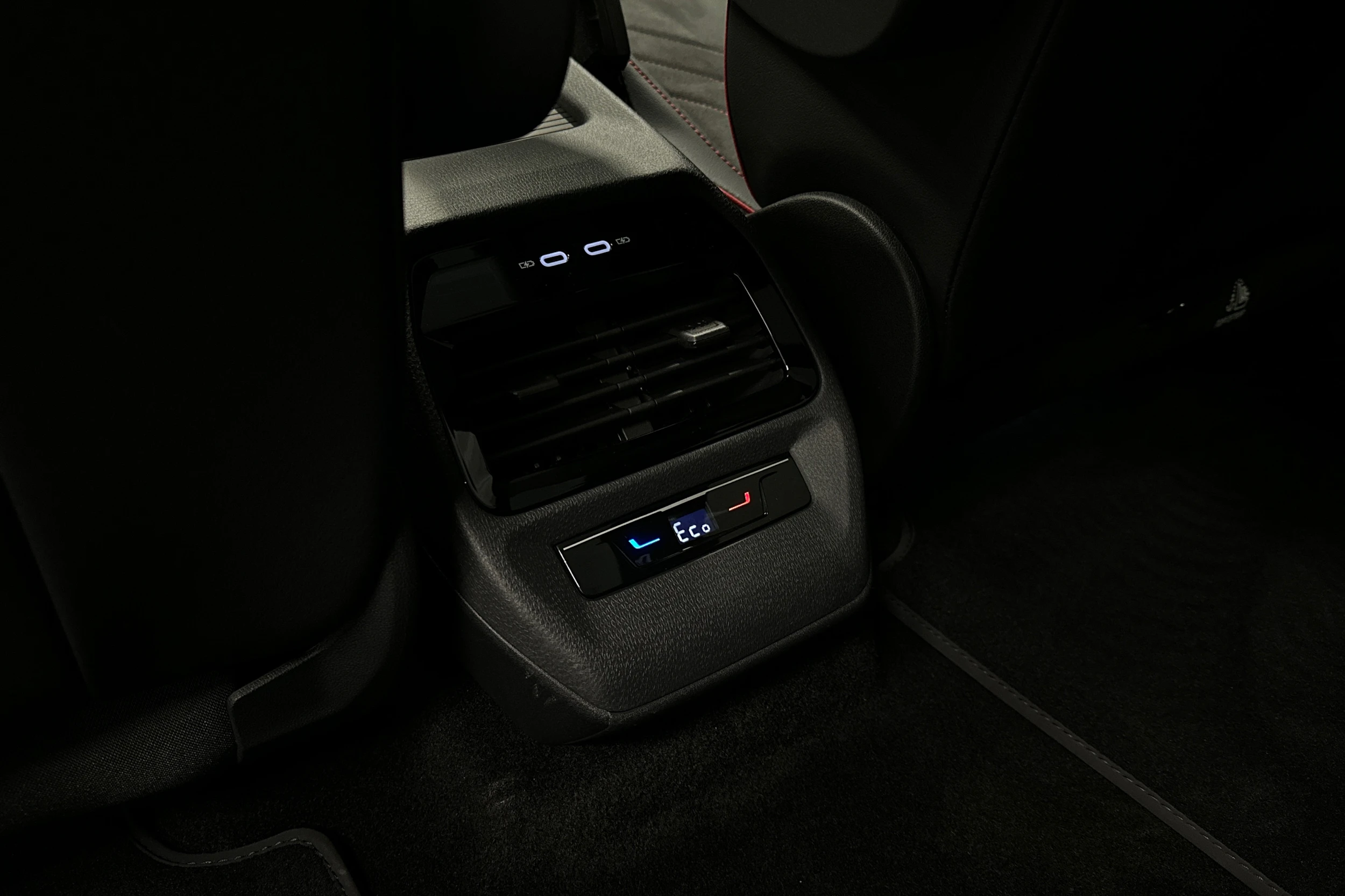 sininen Volkswagen ID.5 2025 kuva 31.