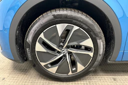 sininen Volkswagen ID.5 2025 kuva 13.