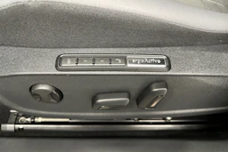 sininen Volkswagen ID.5 2025 kuva 29.