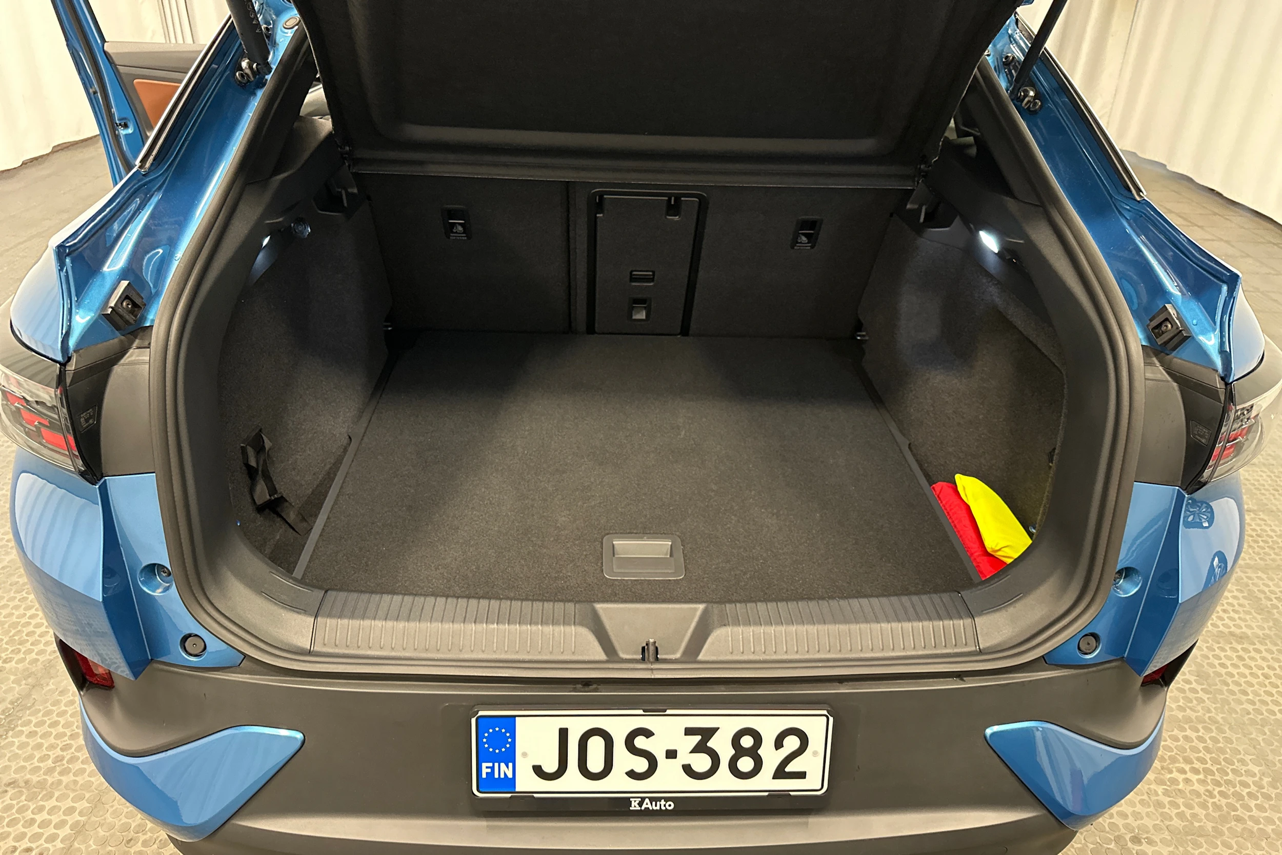 sininen Volkswagen ID.5 2026 kuva 35.