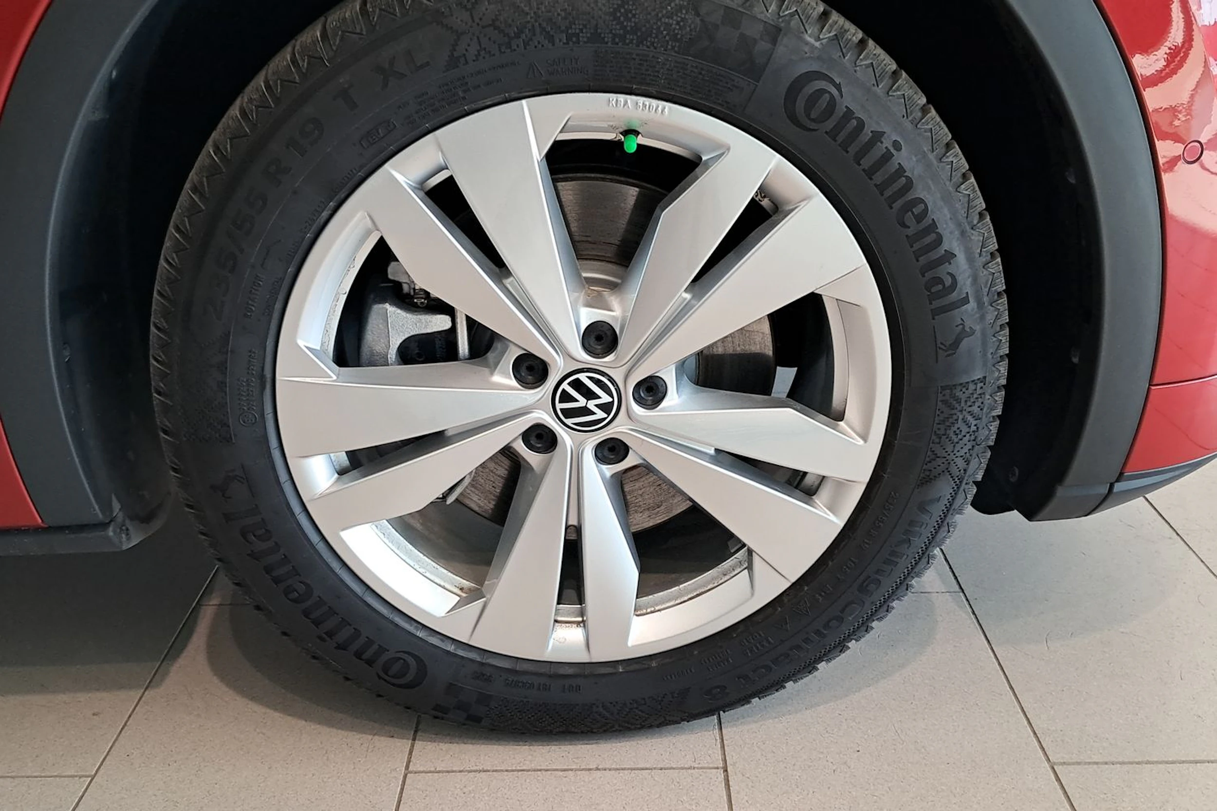 punainen Volkswagen ID.5 2026 kuva 10.
