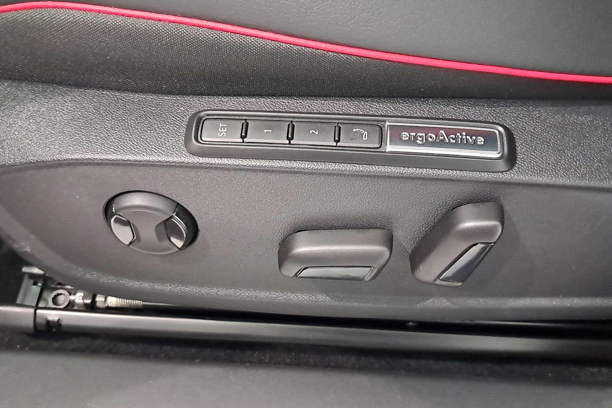 punainen Volkswagen ID.5 2026 kuva 15.