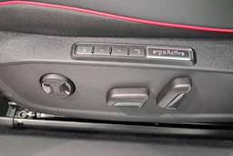 punainen Volkswagen ID.5 2026 kuva 15.