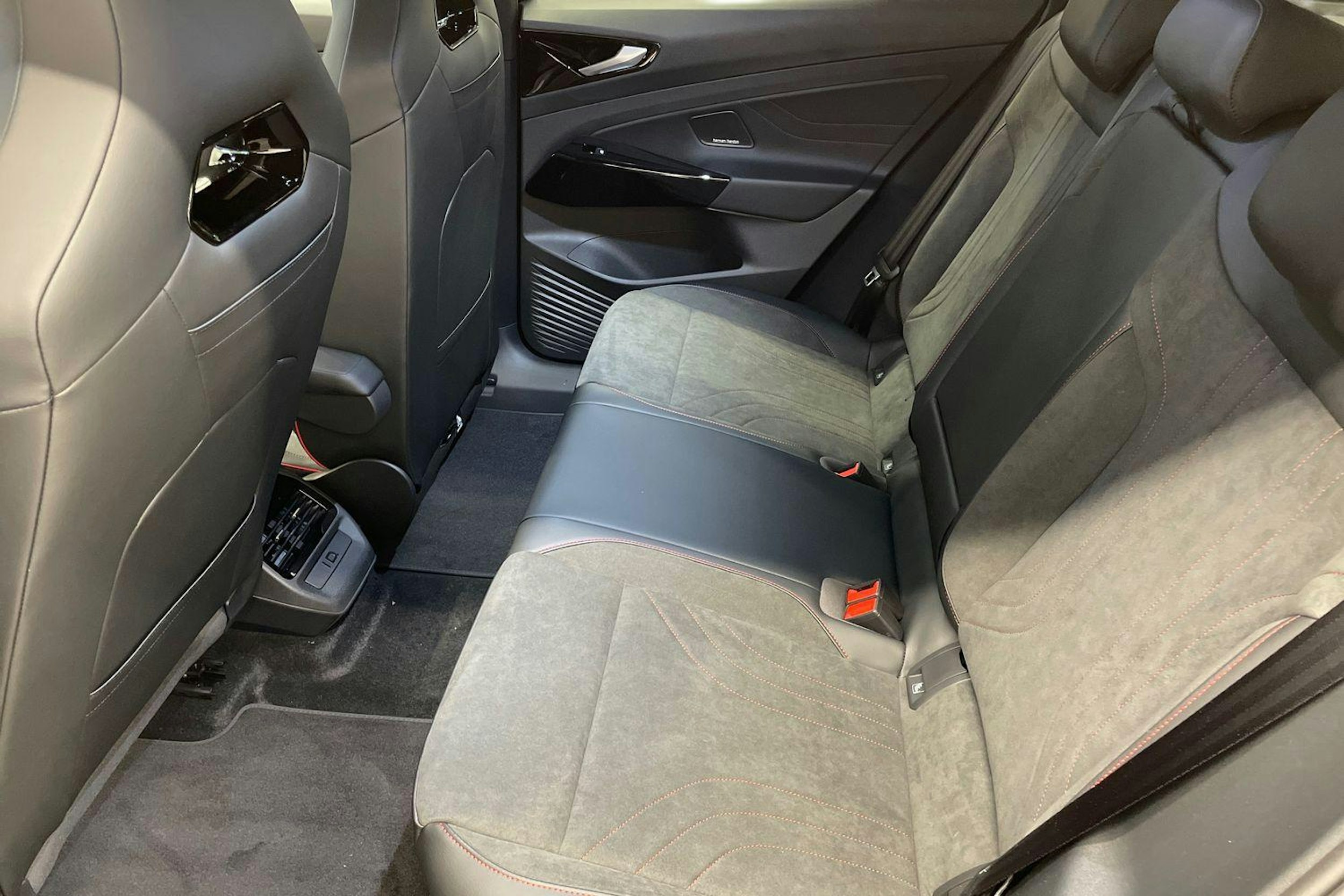 musta Volkswagen ID.5 2026 kuva 8.