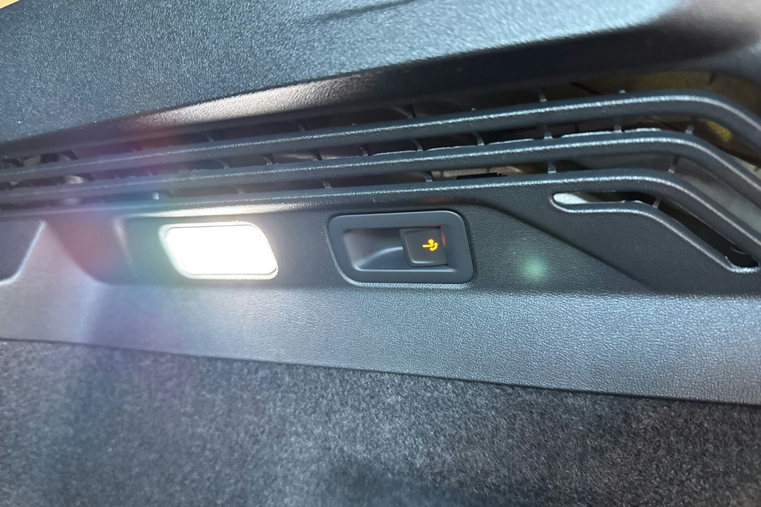 met. harmaa Volkswagen ID.5 2026 kuva 13.