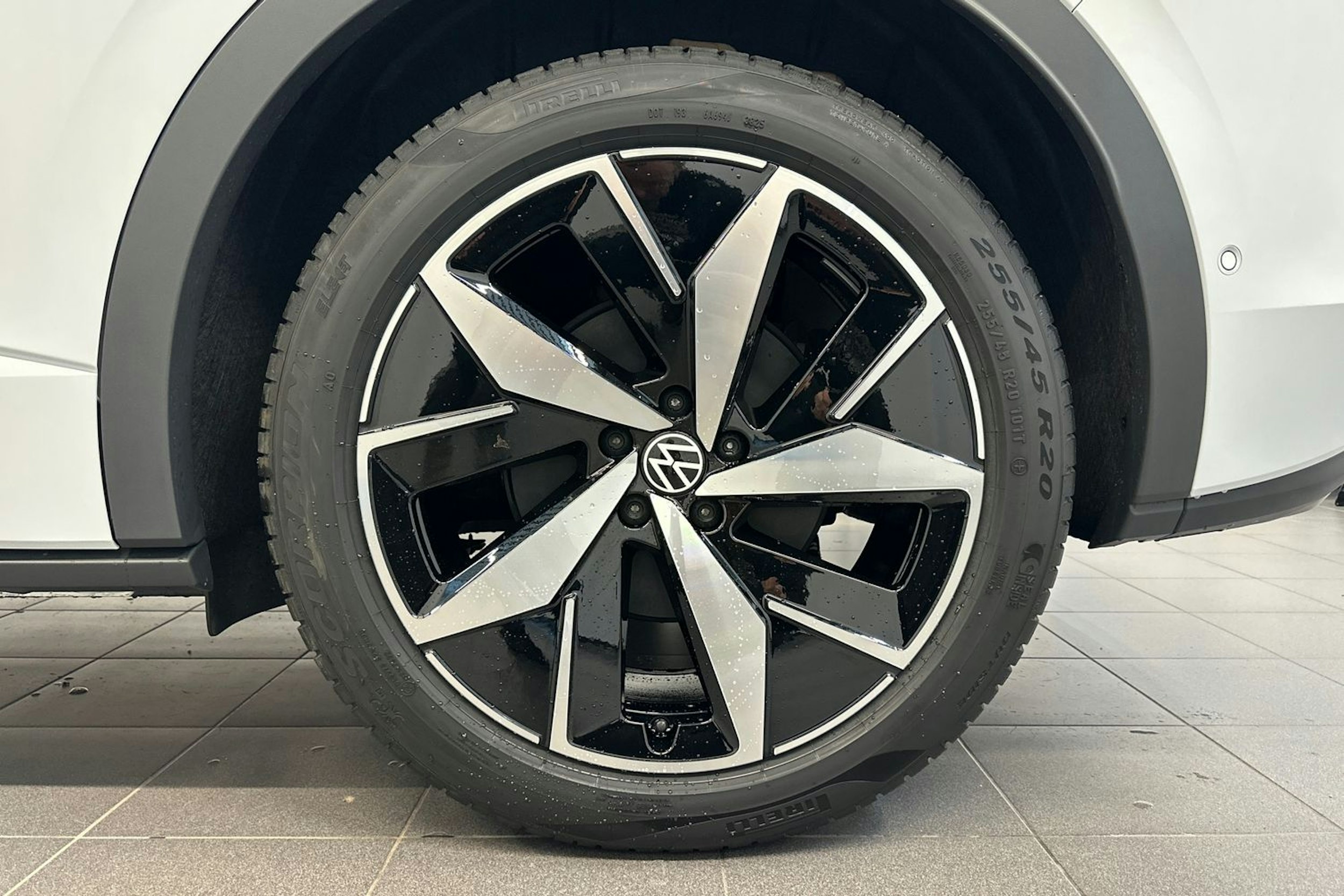 valkoinen Volkswagen ID.5 2026 kuva 10.