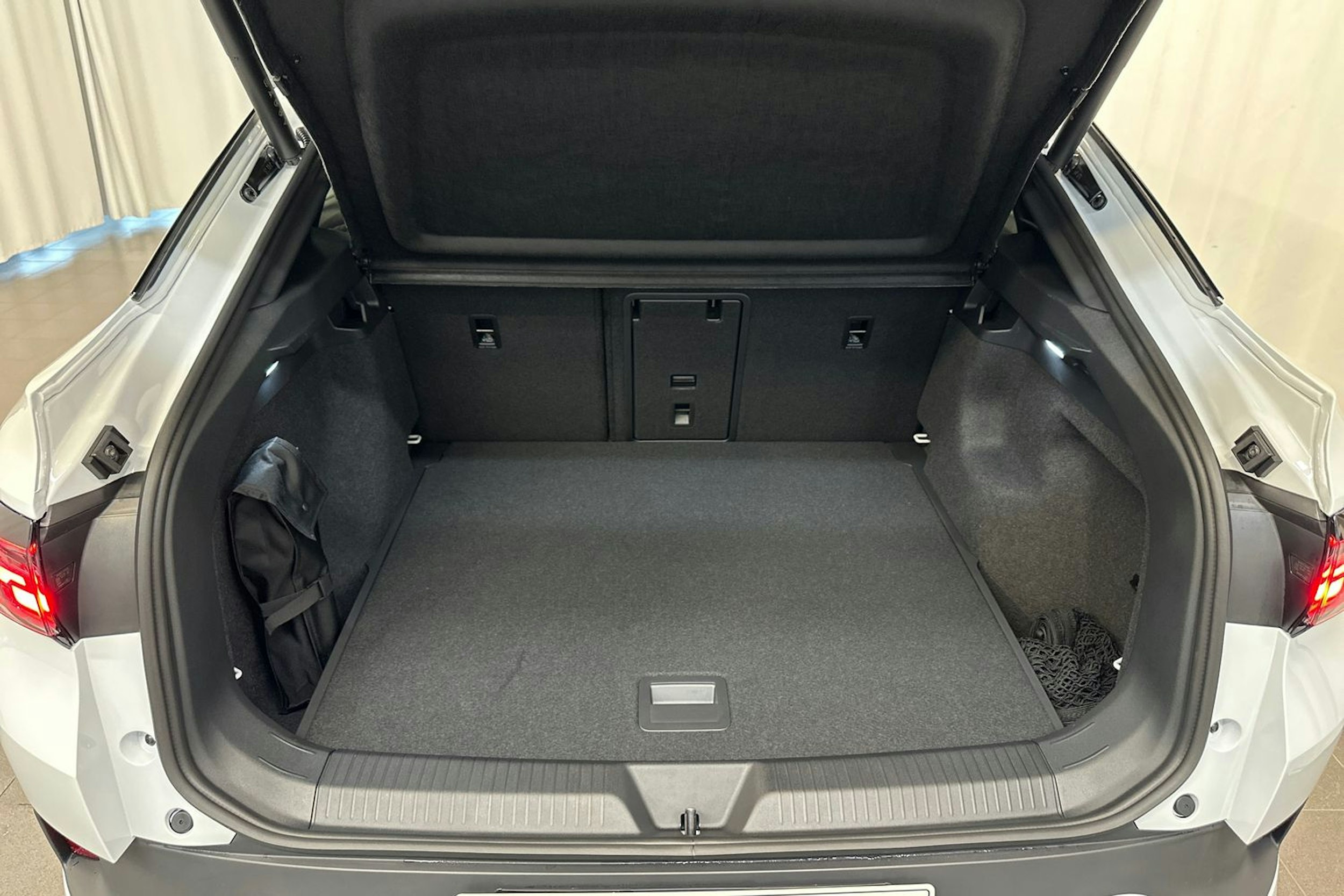 valkoinen Volkswagen ID.5 2026 kuva 11.