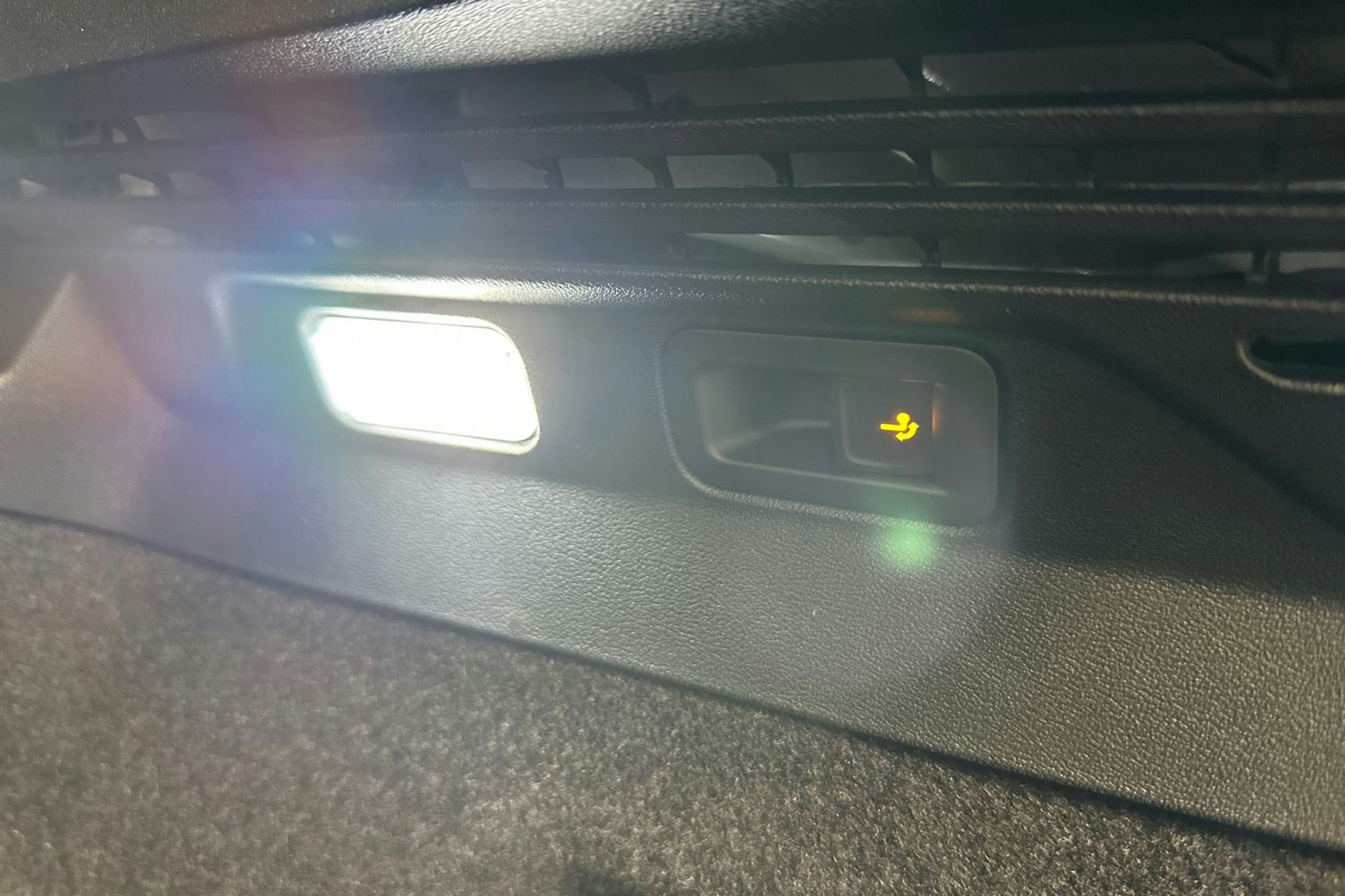 valkoinen Volkswagen ID.5 2026 kuva 13.