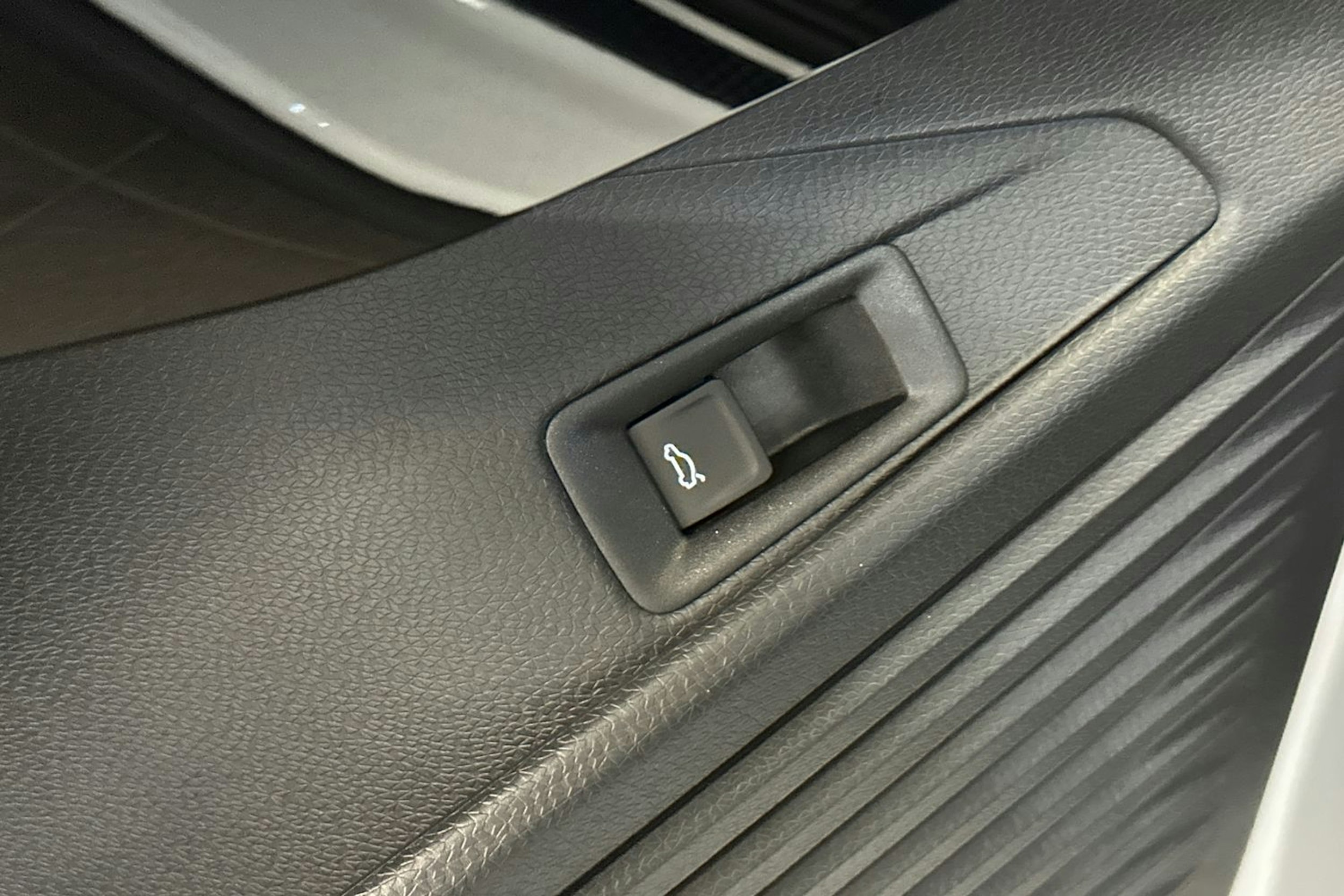 valkoinen Volkswagen ID.5 2026 kuva 15.