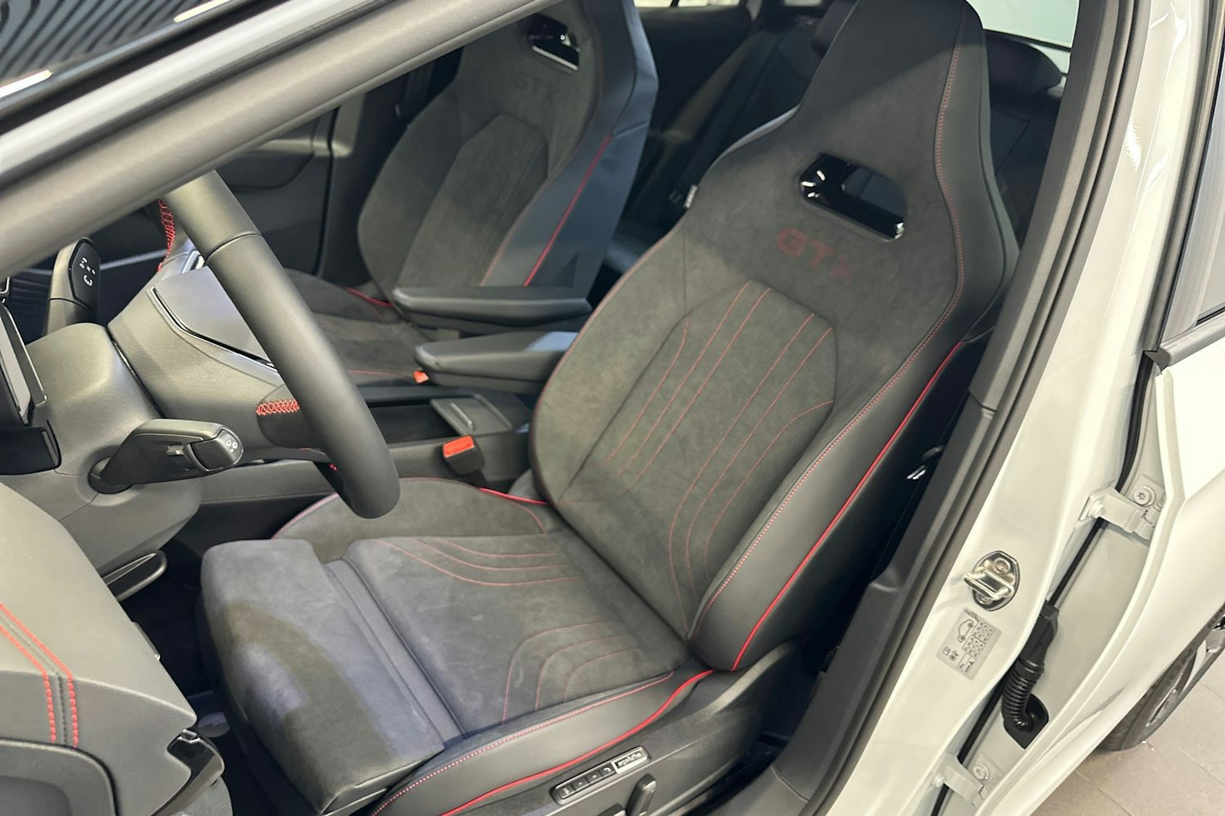 valkoinen Volkswagen ID.5 2026 kuva 19.