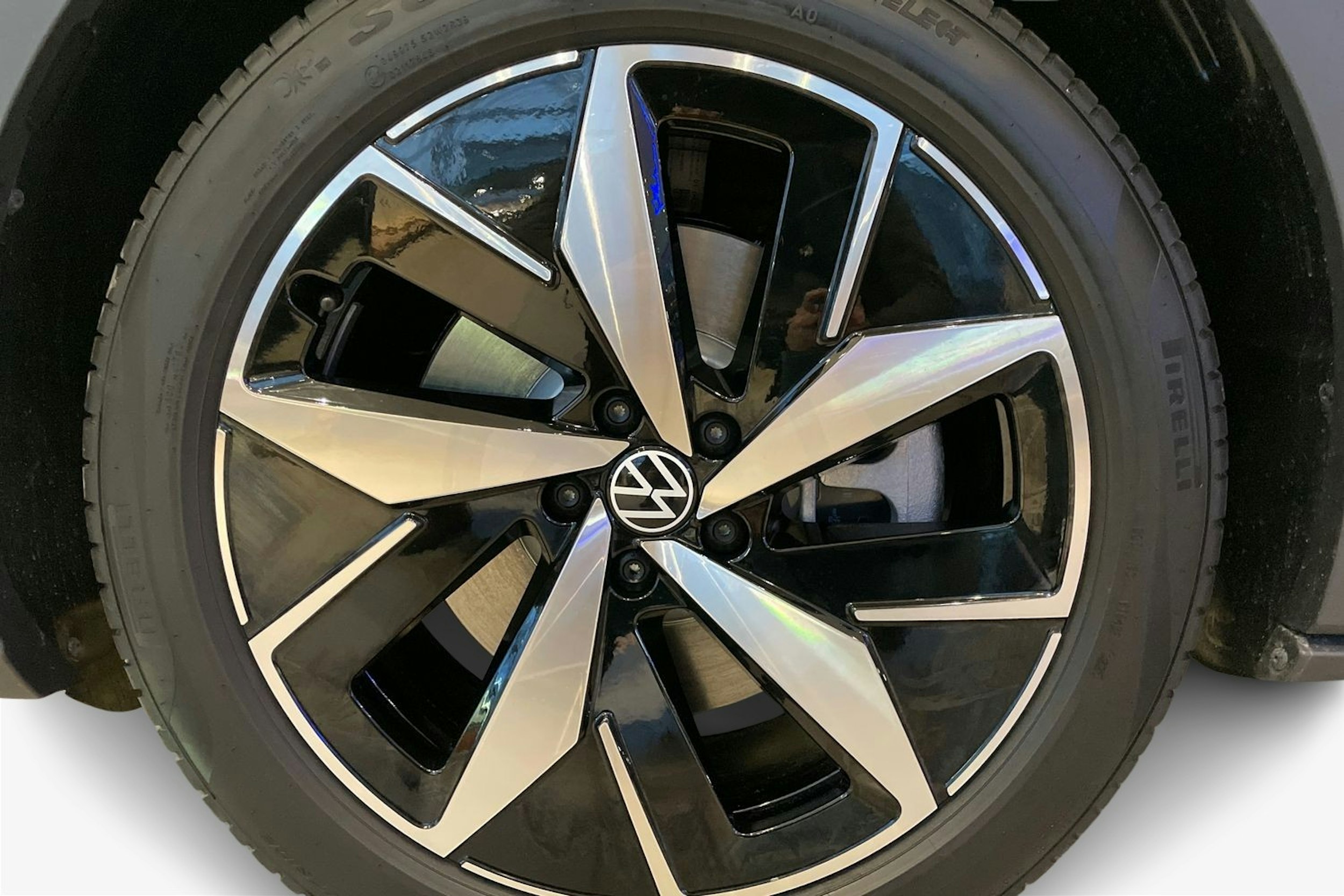 musta Volkswagen ID.5 2026 kuva 9.