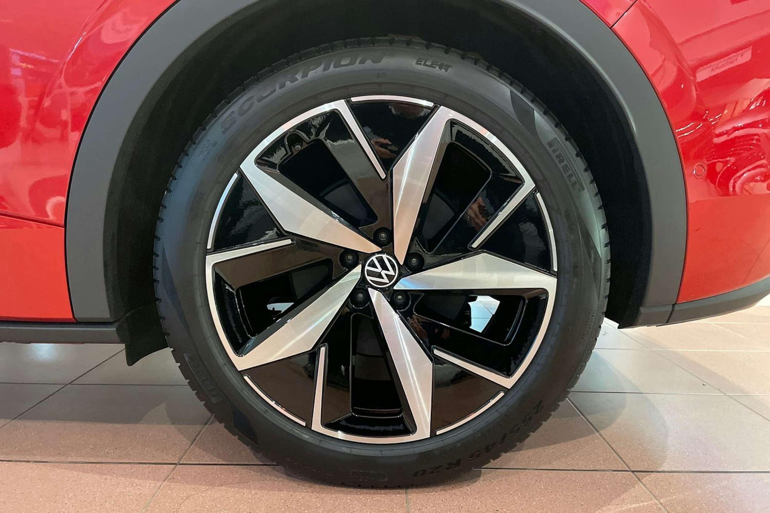 punainen Volkswagen ID.5 2026 kuva 10.