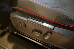 punainen Volkswagen ID.5 2026 kuva 11.