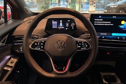 punainen Volkswagen ID.5 2026 kuva 12.