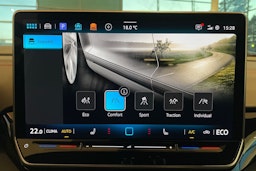 punainen Volkswagen ID.5 2026 kuva 16.