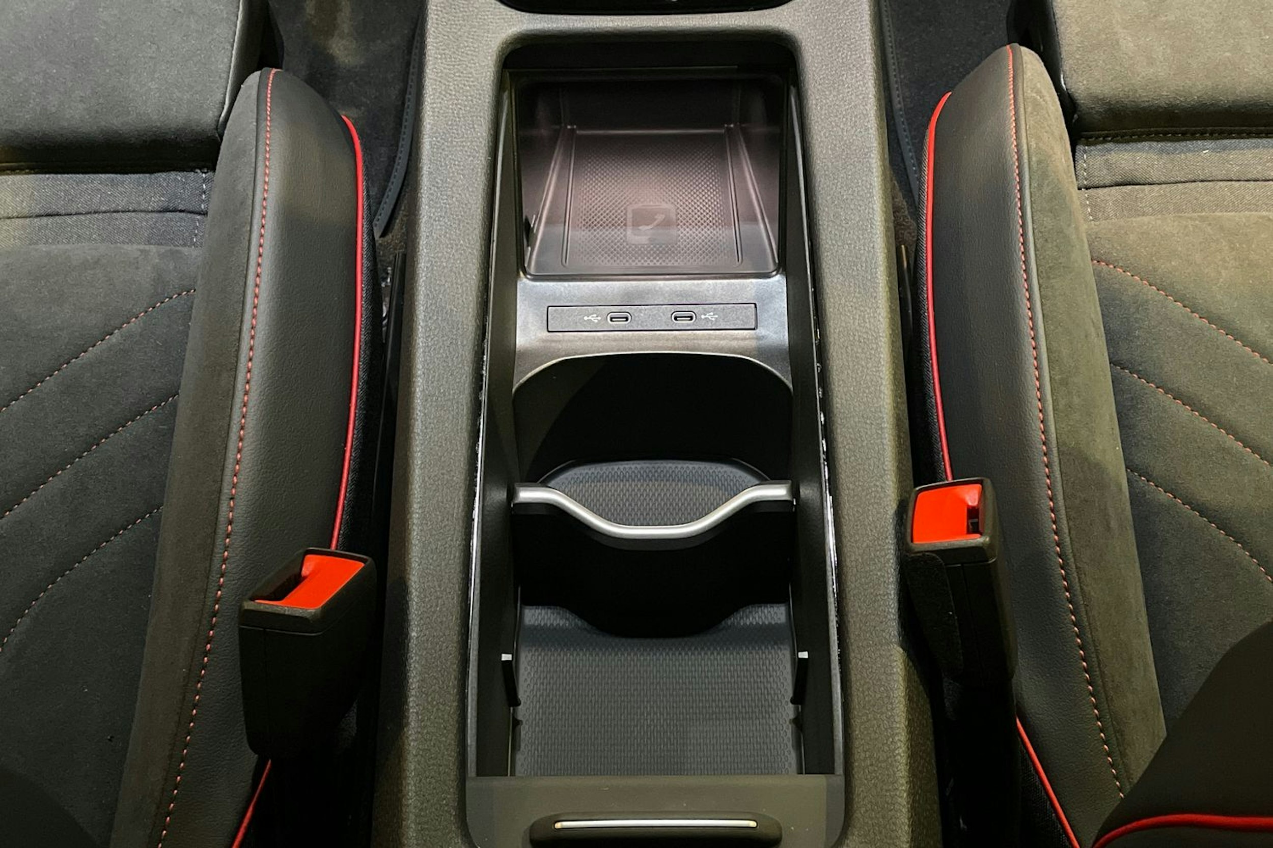 punainen Volkswagen ID.5 2026 kuva 23.