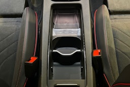 punainen Volkswagen ID.5 2026 kuva 23.