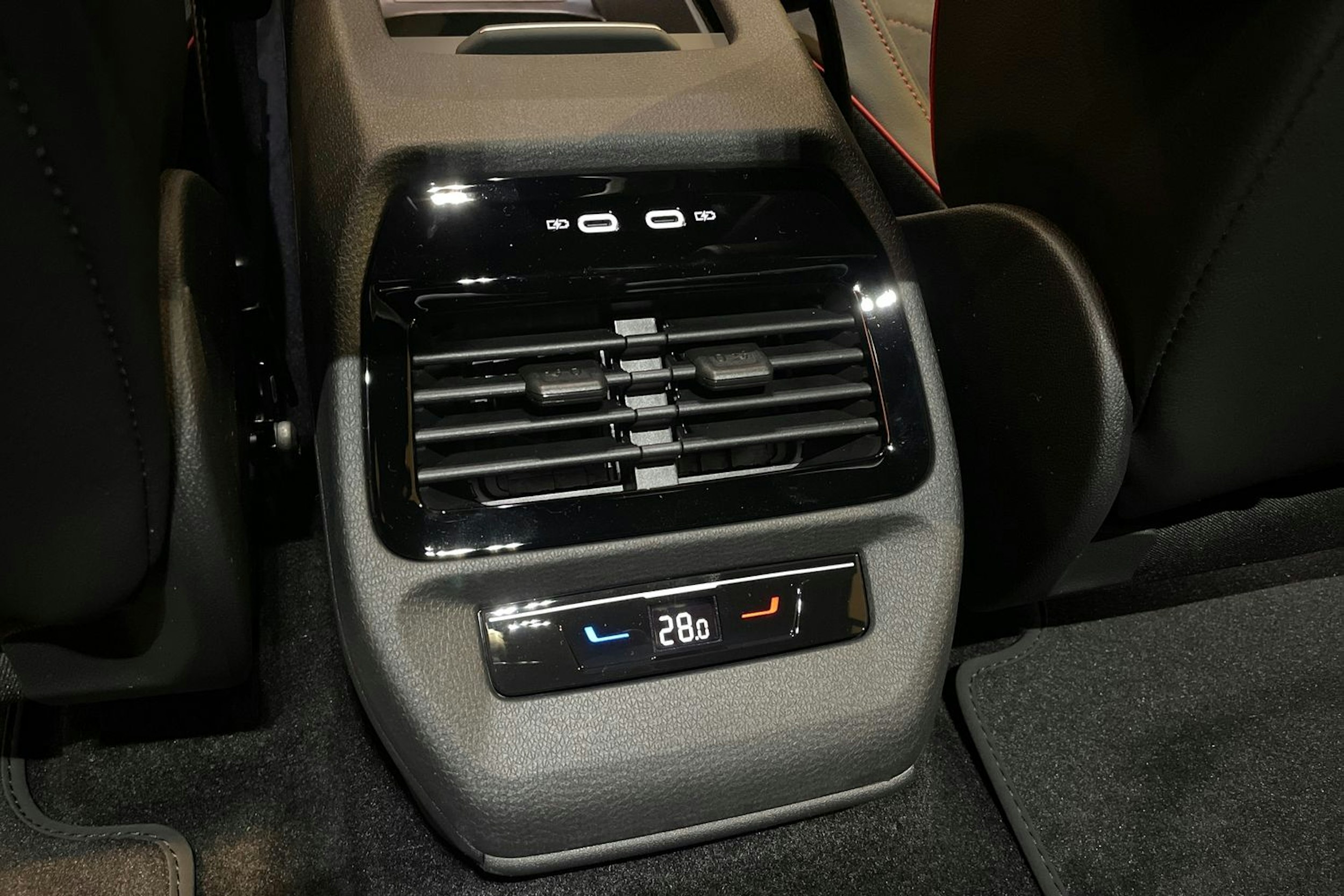 punainen Volkswagen ID.5 2026 kuva 24.