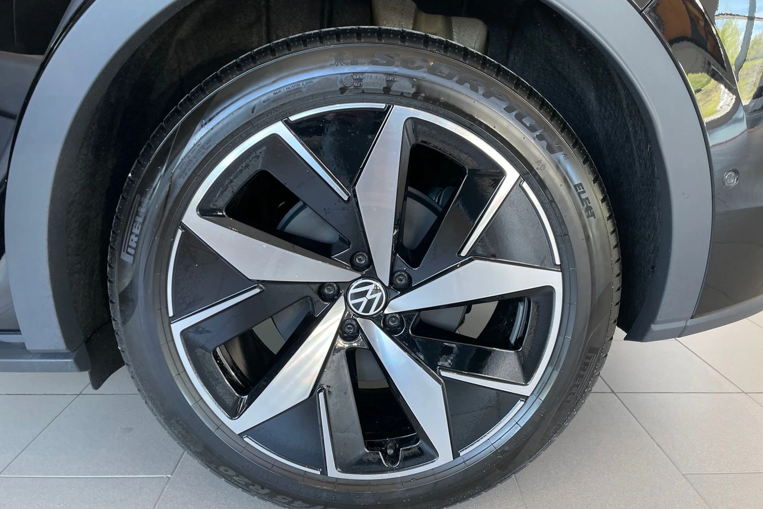 musta Volkswagen ID.5 2026 kuva 10.