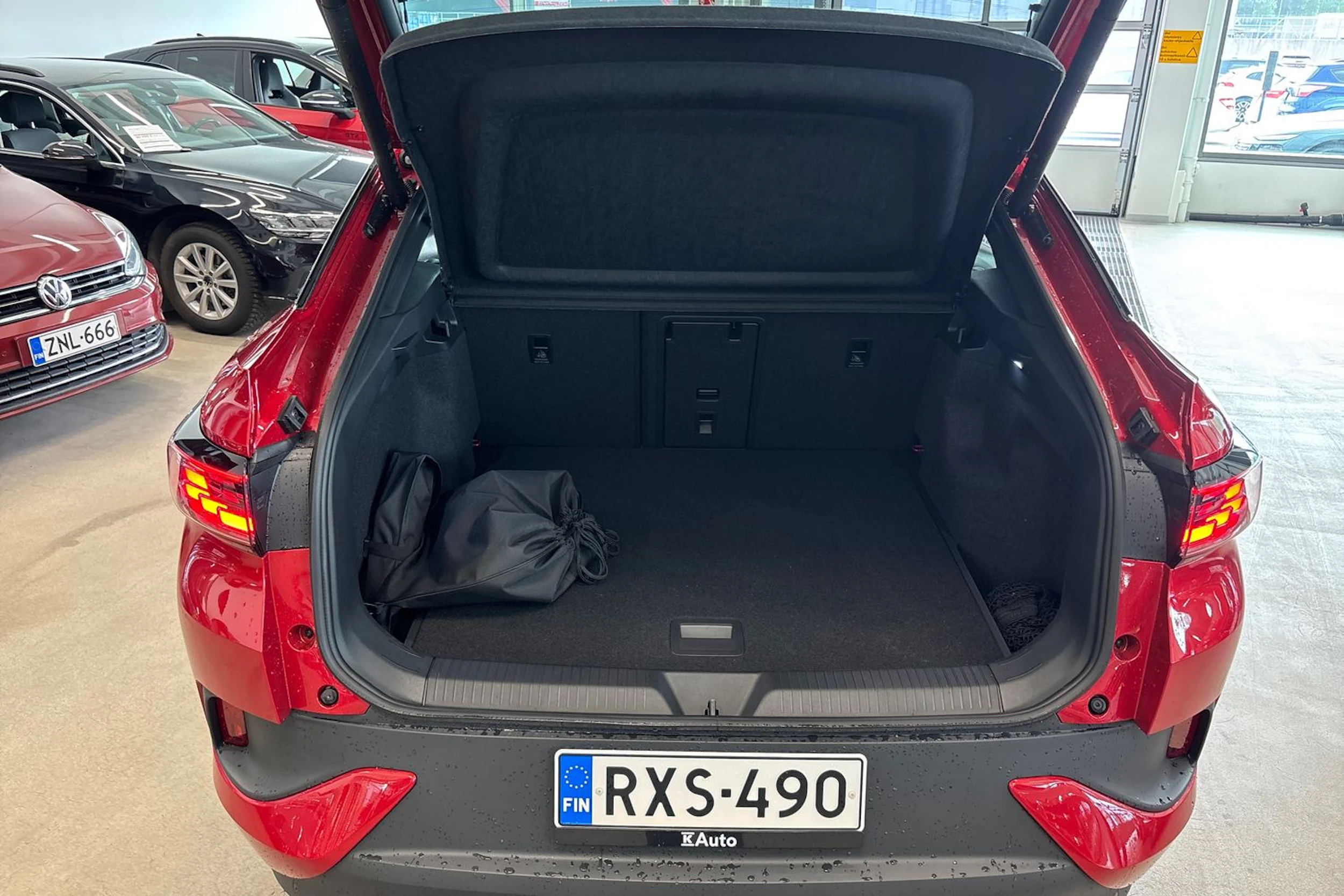 punainen Volkswagen ID.5 2026 kuva 19.