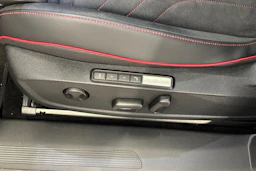 punainen Volkswagen ID.5 2026 kuva 27.