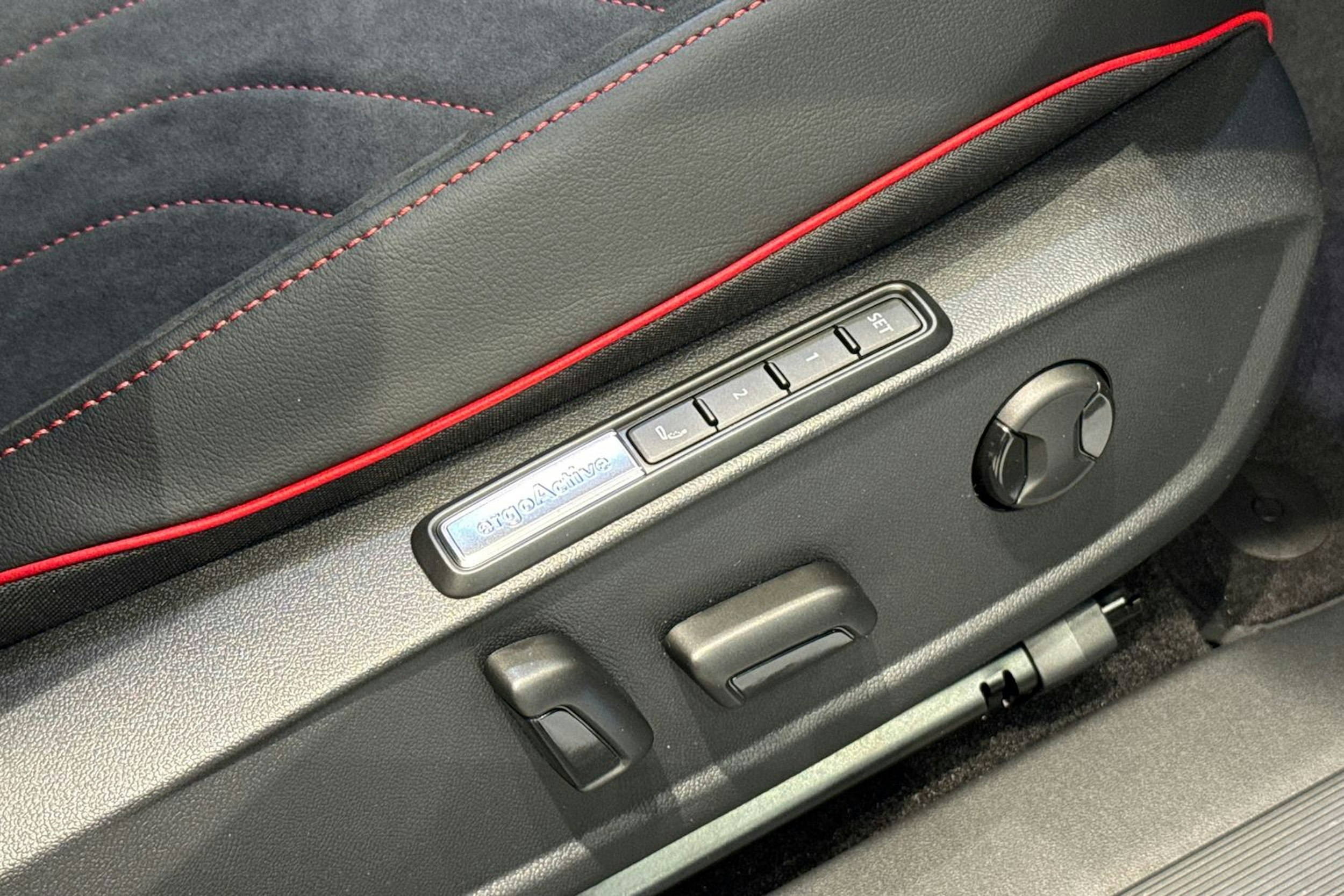 met. musta Volkswagen ID.5 2026 kuva 16.