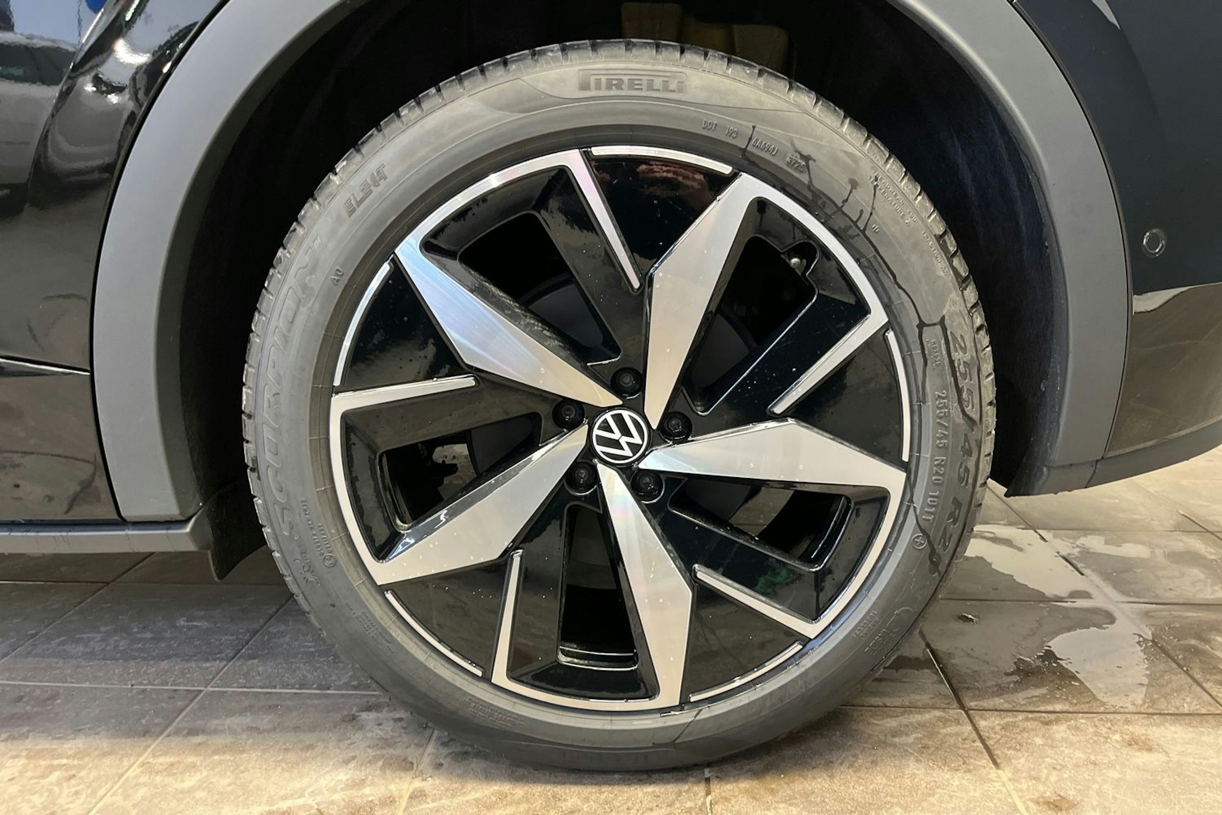 musta Volkswagen ID.5 2026 kuva 10.