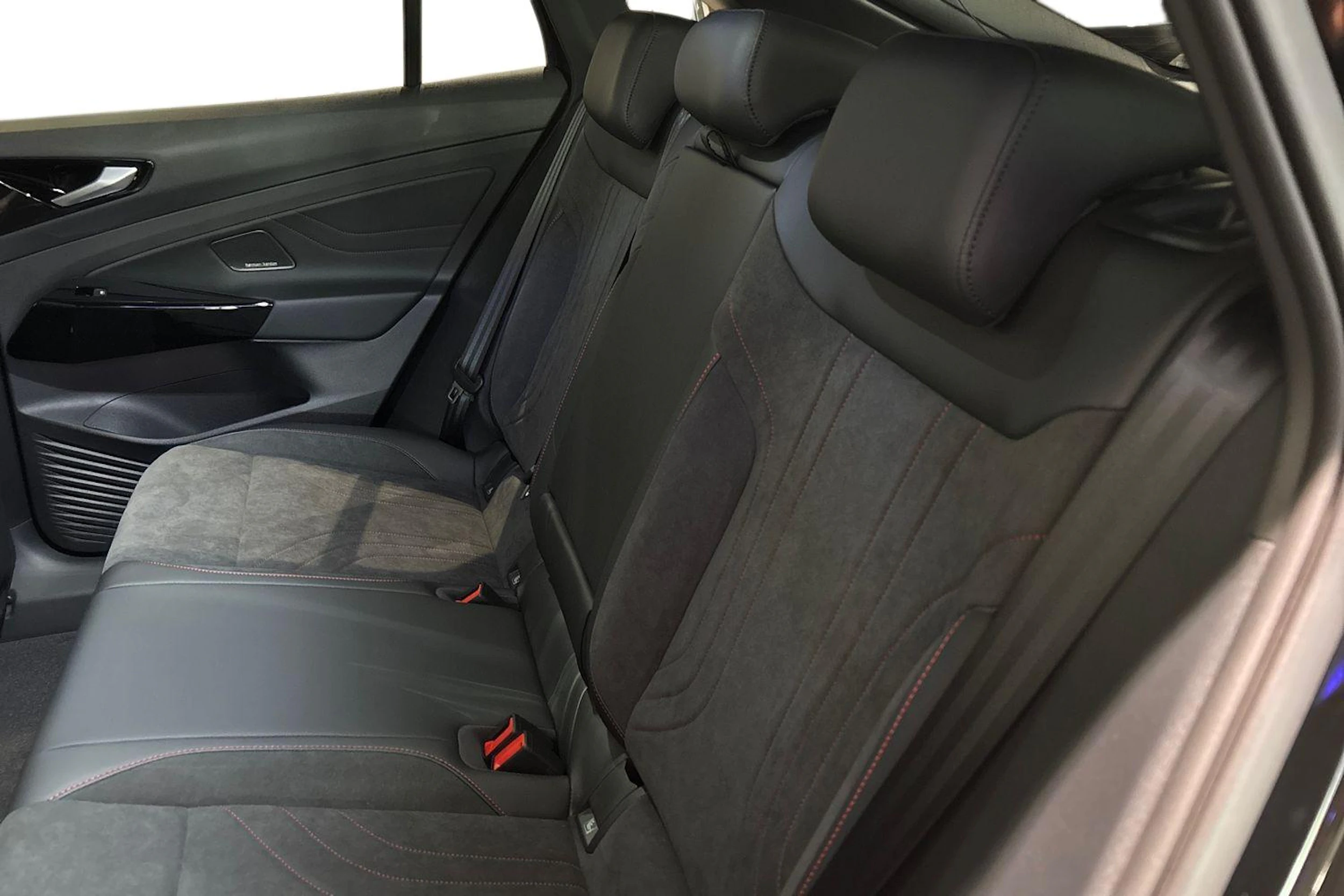 musta Volkswagen ID.5 2026 kuva 8.