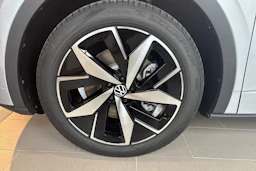 harmaa Volkswagen ID.5 2026 kuva 10.