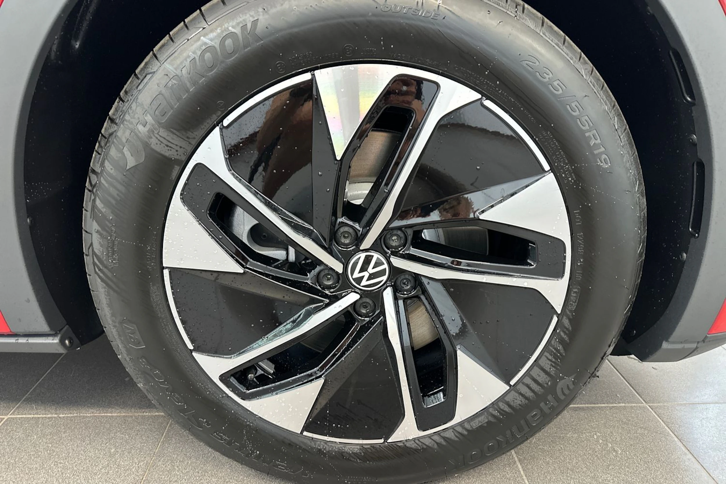 met. punainen Volkswagen ID.5 2026 kuva 10.