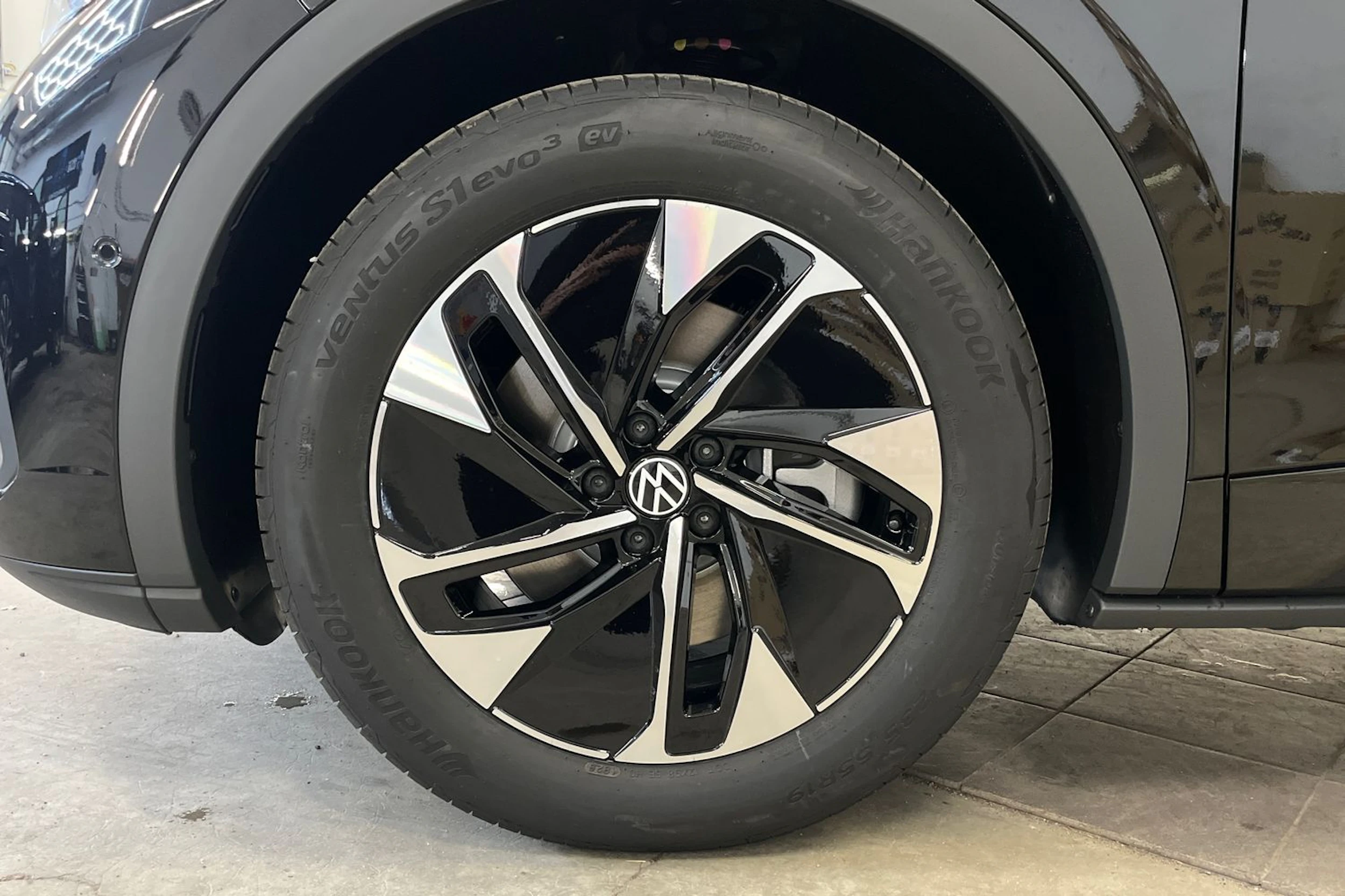 musta Volkswagen ID.5 2026 kuva 10.