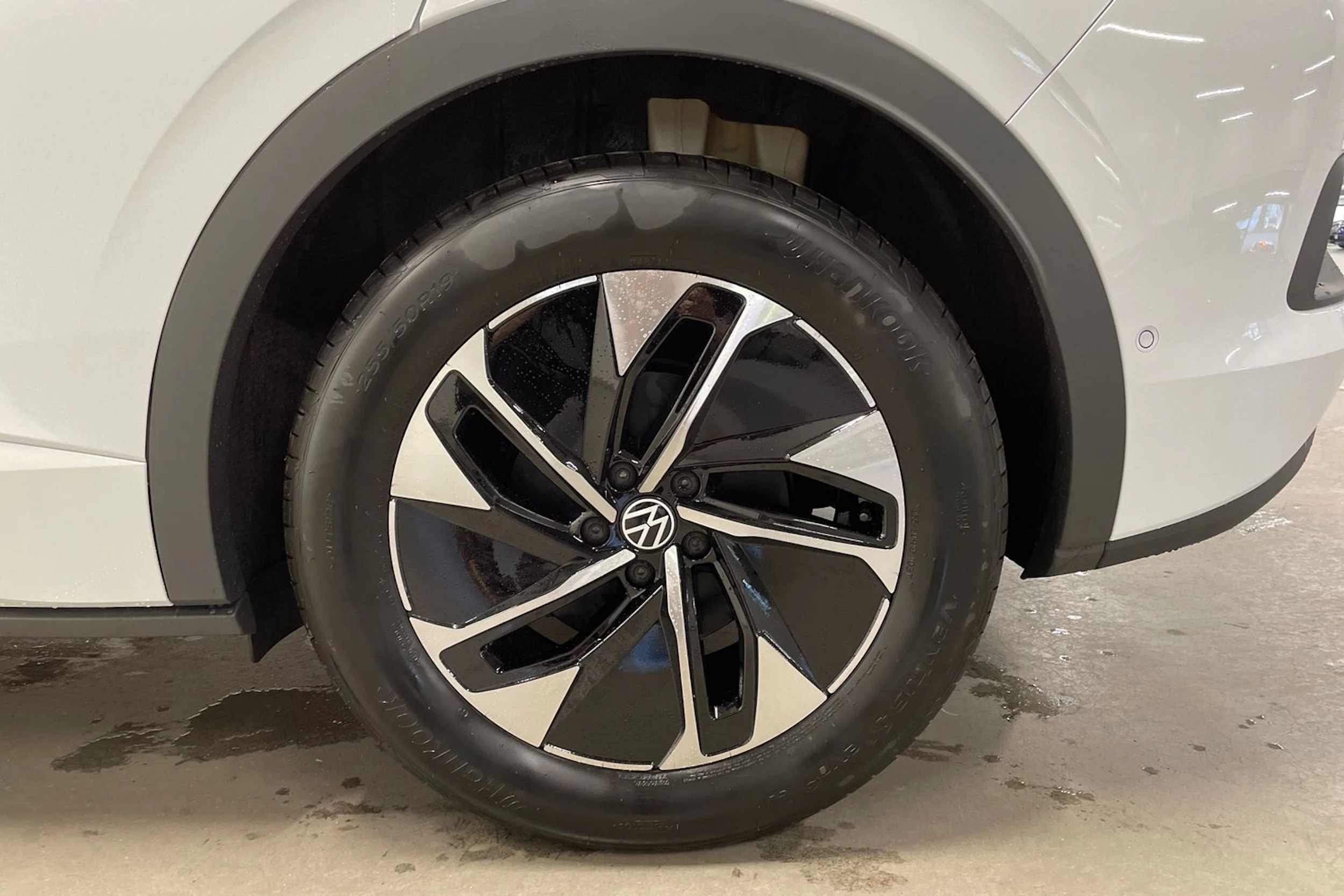 valkoinen Volkswagen ID.5 2026 kuva 10.