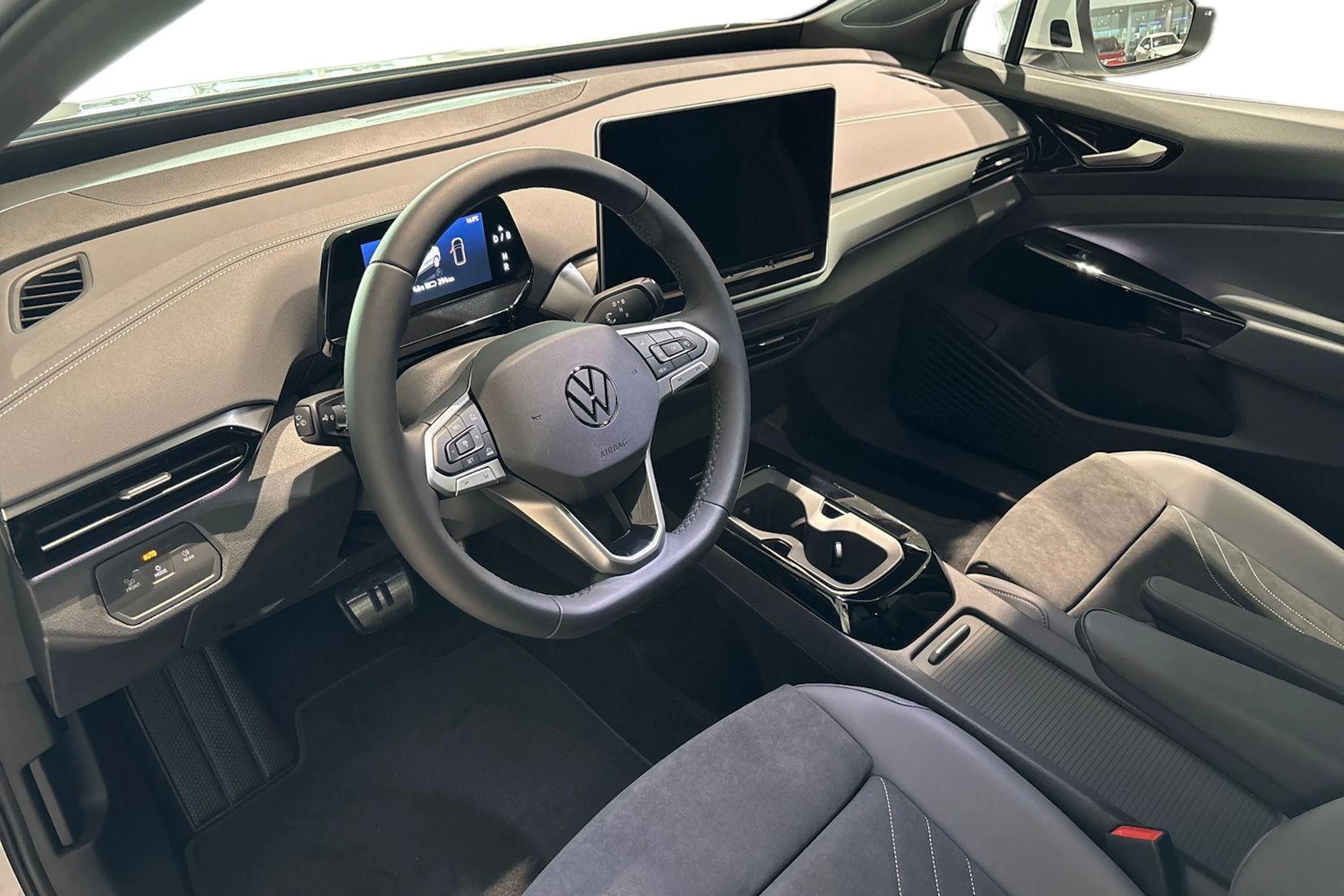 valkoinen Volkswagen ID.5 2027 kuva 6.