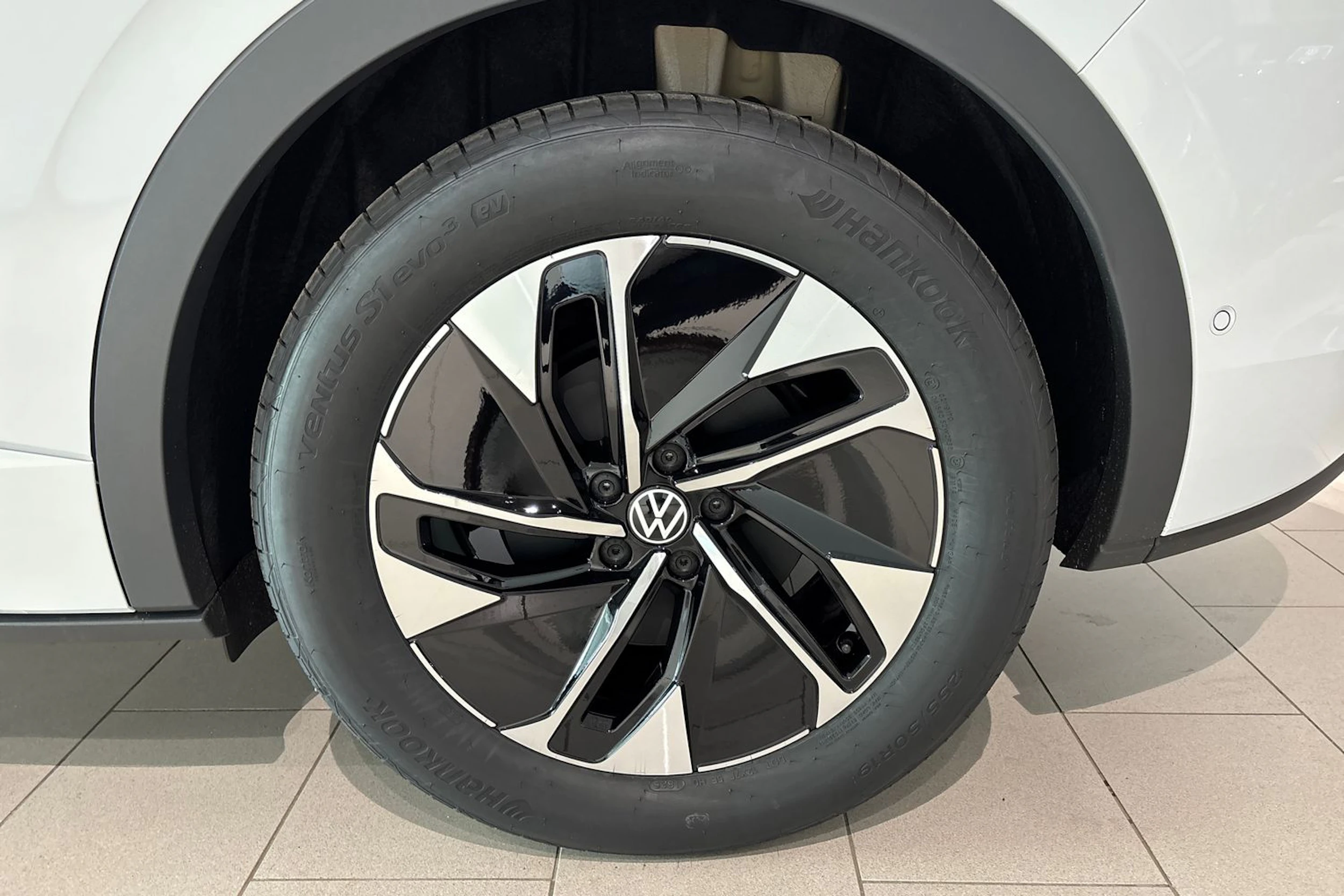 valkoinen Volkswagen ID.5 2027 kuva 10.