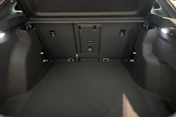 valkoinen Volkswagen ID.5 2027 kuva 22.