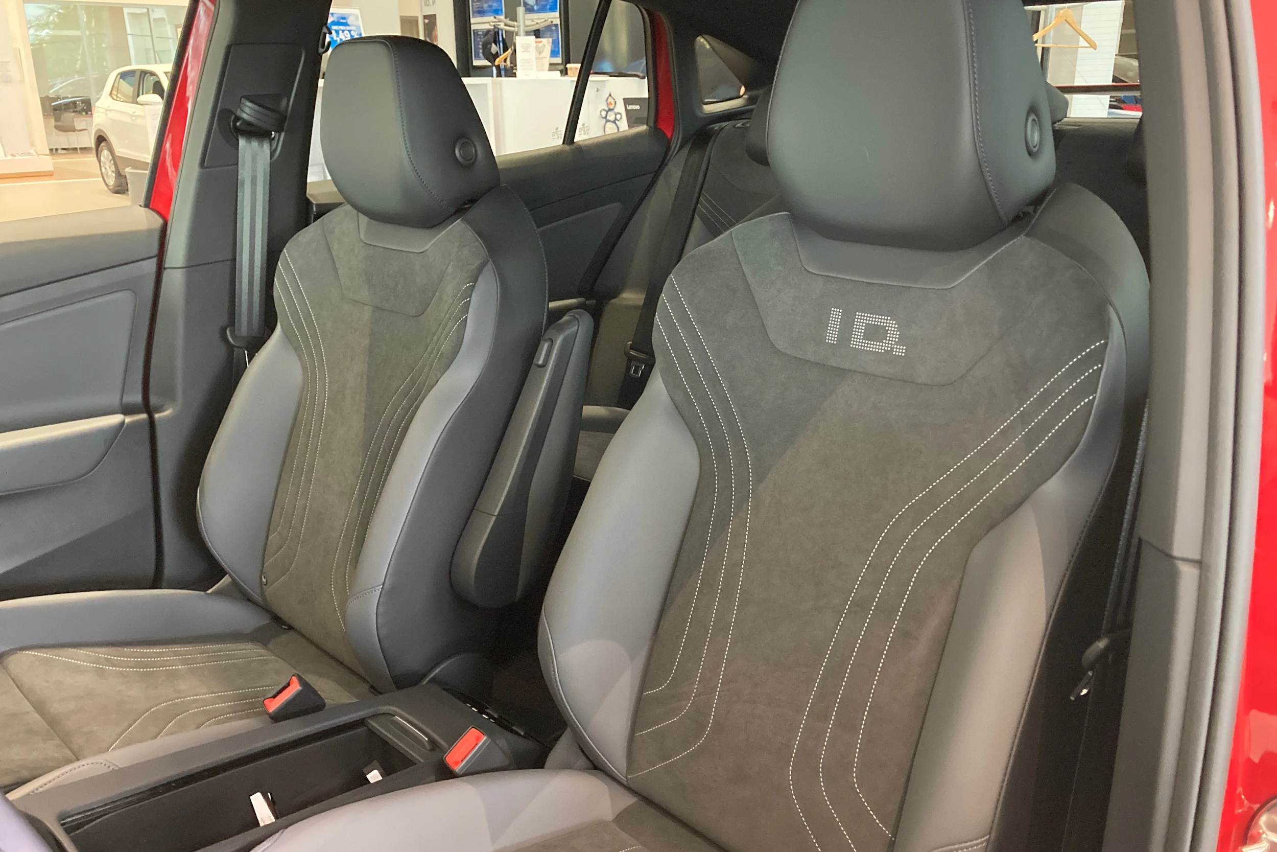 punainen Volkswagen ID.5 2027 kuva 11.