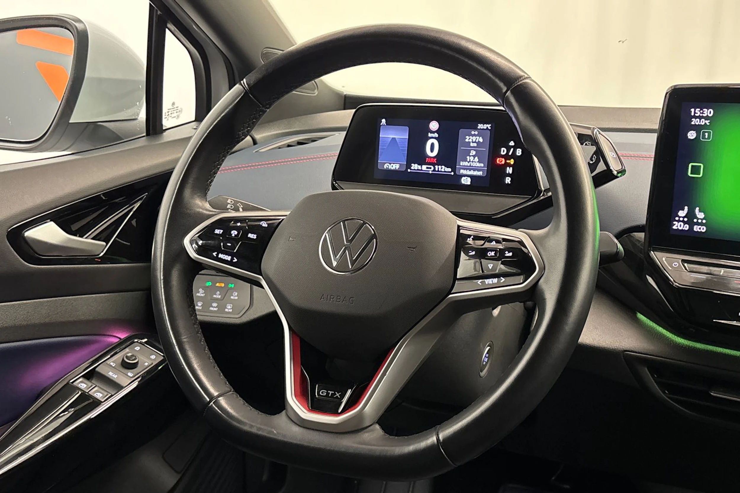valkoinen Volkswagen ID.5 2022 kuva 12.