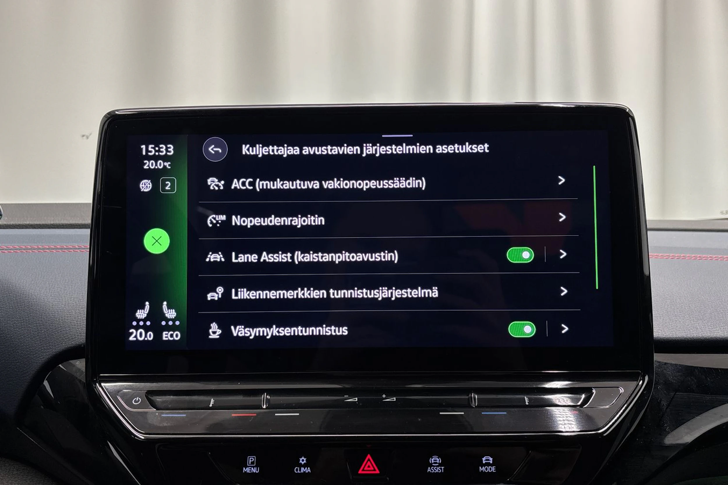 valkoinen Volkswagen ID.5 2022 kuva 19.