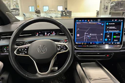 sininen Volkswagen ID.7 2024 kuva 6.