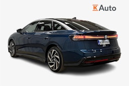 sininen Volkswagen ID.7 2023 kuva 2.