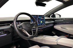 sininen Volkswagen ID.7 2023 kuva 7.