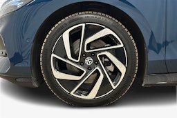 sininen Volkswagen ID.7 2023 kuva 11.