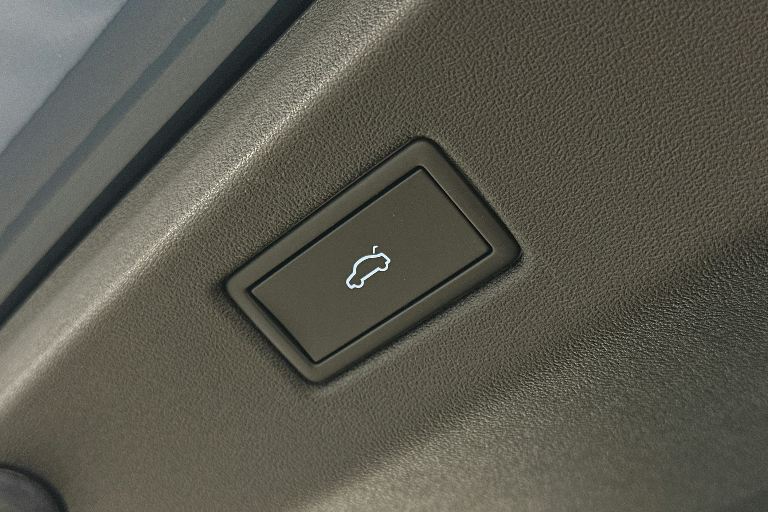 sininen Volkswagen ID.7 2023 kuva 15.